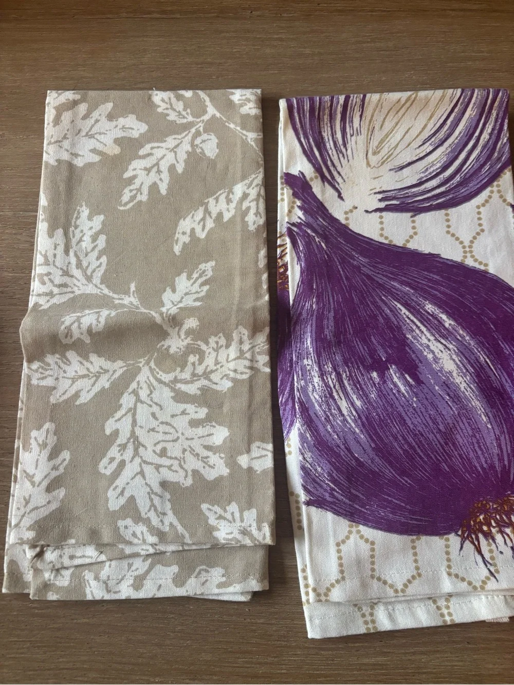 Threshold Cream Kitchen Textile with Gold Dot Chain Pattern